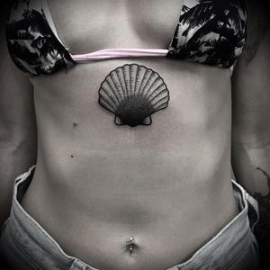 Seashell tattoo by Nicola Mantineo #NicolaMantineo #blackwork #monochrome #monochromatic #dotwork #engraving #ornamental #seashell