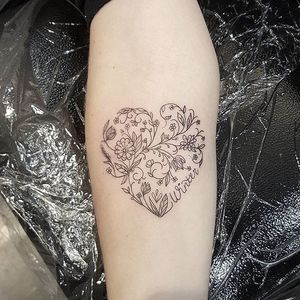 Heart Tattoo by Eloise Entraigues #heart #floral #linework #blacklinework #contemporary #illustrative #EloiseEntraigues