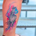 Beautiful freehand horse tattoo by Monica Gomes #monicagomes #monitattoo #horsetattoodesign #blackhorse #watercolor #freehand #freehandtattooartist