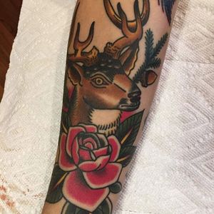 A majestic eight-point buck above a rose from Becca Genné-Bacon's body of work (IG—beccagennebacon). #bangers #BeccaGennéBacon #buck #rose #stag #traditional