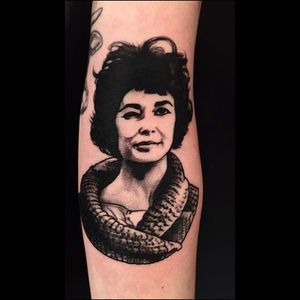 Liz Taylor Traditional Portrait Tattoo by Holly Ellis @Hollsballs1 #HollyEllis #IdleHandsSF #idlehandstattoo #Traditional #Black #Portrait #Portraittattoo #LizTaylor