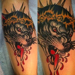 Fierce looking wolf head tattoo dripping blood. Awesome work by Aaron Harman. #AaronHarman #NeoTraditional #SVNHOUSE #pantherhead #crownofthorns
