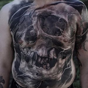 Skull Tattoo by Domantas Parvainis #BlackandGrey #BlackandGreyRealism #Skull #Realism #BlackandGreyTattoos #DomantasParvainis