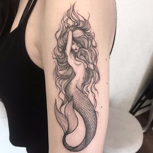 Mermaid by Eve #Evedoestattoos #Eve #linework #minmalist #mermaid #oceanlife #ocean #fin #hair #beauty #lady #scales #fish #pinup #tattoooftheday