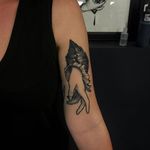 Odd tattoo by Pari Corbitt #PariCorbitt #seashell #hand #monochrome