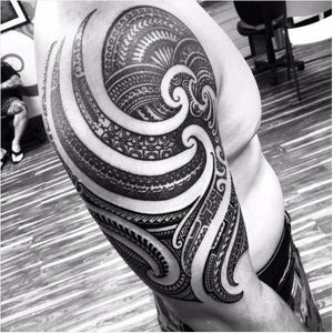 Elegant tattoo by Alipate Fetuli #AlipateFetuli #polynesian #ethnic #tribal #blackwork #traditional