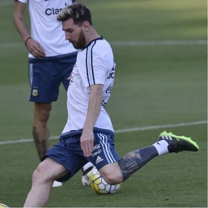 Messi's newest leg tattoo. #LionelMessi #LegTattoo #Blackwork #Barcelona #Argentina