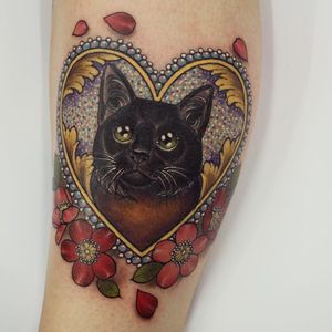 Heart cat tattoo by Georgina Liliane #GeorginaLiliane #cat #kitten #kitty #heart #cherryblossom