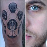 Cool tattoo by Clara Teresa #ClaraTeresa #blackwork #dotwork #skull