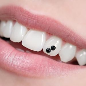 Cute Dental piercing idea #Dental #Tooth #Piercing #BodyModification