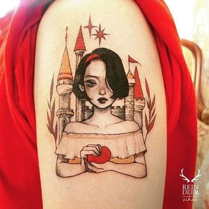 Snow White by Zihae (via IG- zihae_tattoo) #painterly #girlsgirlsgirls #zihae #illustrative