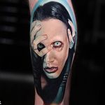 Marilyn Manson at his creepy best. (Via IG - lukalajoie) #music #portrait #lukalajoie #realism #marilynmanson