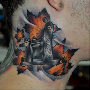 Benjamin Laukis e uma máquina de tatuagem! #benjaminlaukis #tattoomachine #maquinadetatuagem #necktattoo #tatuagemnopescoço #pescoço #brasil #brazil #portugues #portuguese