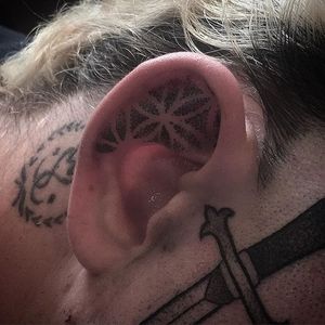 Pointillism ear tattoo by Raine Knight. #RaineKnight #pointillism #sacredgeometry #dotwork #ear #eartattoo #subtle