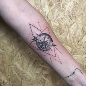 #RhayFarinna #brasil #brazil #brazilianartist #TatuadorasDoBrasil #blackwork #fullblack #bussola #compass #geometric #geometrica #pontilhismo #dotwork #flecha #arrow #relogio #clock #fineline