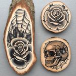 Skulls and roses by Kirsten Roodbergen (via IG-inkspired) #woodslices #woodenhands #tattooinspired #flashart #artshare #fineartist #KirstenRoodbergen