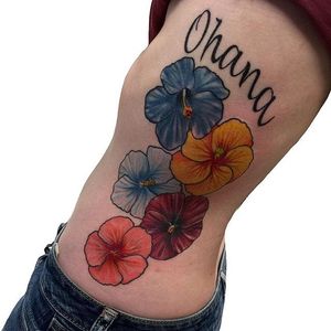 Beautiful hibiscus tattoo on the side by Jackie Brown. #ohana #flower #hibiscus #JackieBrown