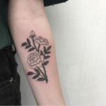 Rose tattoo by amazing blackwork artists Emily Alice Johnston #EmilyAliceJohnston #rose #blackwork (Photo: Instagram)