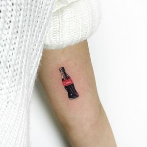 Coke: it's food if I want it to be. Tattoo by Fatih Odabas #fatihodabas #foodtattoos #color #realism #realistic #glass #bottle #coke #cocacola #drink #beverage
