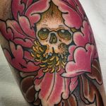 Peony and skull details by Max Ireland #MaxIreland #color #peony #skull #japanese #tattoooftheday