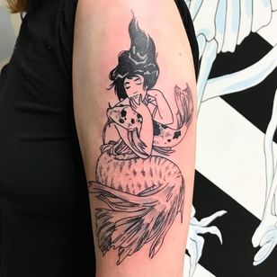 Tatuaje de sirena por Tina Lugo #TinaLugo #linework #dotwork #mermaid #koi #fish #oceanlife #nature #lady