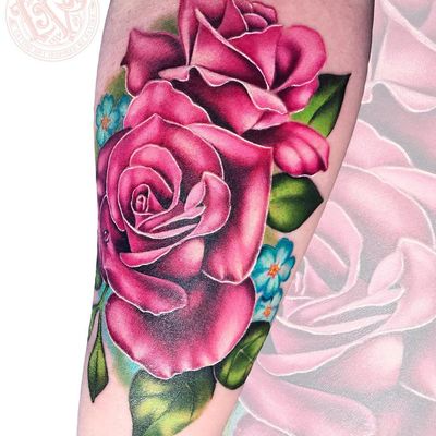 Pink roses tattoo by Liz Venom #LizVenom #flowertattoos #color #realistic #realism #watercolor #roses #pink #rose #flowers #leaves #nature #floral #tattoooftheday
