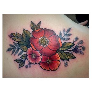 Flowers tattoo #AlicePerrin #flowers #neotraditional #floral (Photo: Instagram @alish_p)