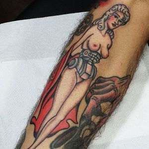 Cyborg Pin Up Girl Tattoo by Colo López #pinup #pinupgirl #oldschoolpinup #traditionalpinup #traditionalgirl #traditional #ColoLopez
