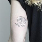 Wave tattoo by Rachael Ainsworth #RachaelAinsworth #ornamental #wave #dotwork #minimalistic