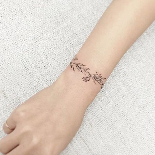 Tattoo Uploaded By Xavier Floral Bracelet Tattoo By Tattooist Flower Tattooistflower Southkorean Flower Floral Bracelet Band Lovely Subtle Fineline Tattoodo