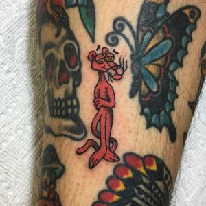 Pink Panther tattoo by Unomaser #Unomaser #color #newtraditional #traditional #cartoon #pinkpanther #panther #tvshow #cat #pink #tattoooftheday