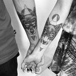 Matching animal tattoos by @donega via Instagram #coupletattoo #coupletattoos #matchingtattoos #romantic #tattooedcouple #lovetattoos #fox #animal #geometric #blackwork #fineline