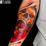 Skull rose tattoo by Levgen Knysh that won 1st place Best of Sunday at Tattoofest. Photo taken from Instagram @tattoofestconvention #Krakow #TattooFest #Poland #rose #skull #realism