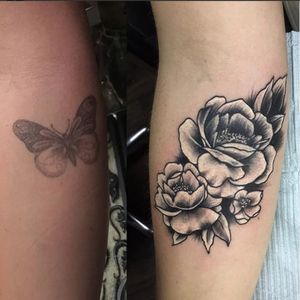 That butterfly wasn't too god awful but it was no boquet of flowers like these by Shawn from Ink Spot Otawa (IG—inkspotottawa). #coverup #flowers #InkSpotOtawa #traditional
