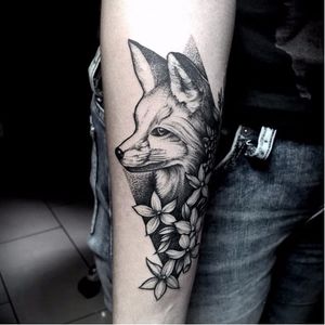 Fox tattoo by Sucha Igla #SuchaIgla #dotwork #blackwork #fox #flower