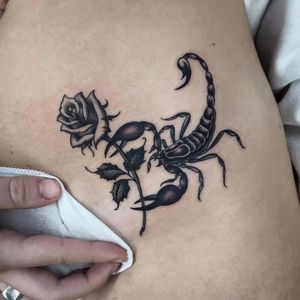 Scorpion and rose by Al Pomeroy #AlPomeroy #oldschool #traditional #blackandgrey #scorpion #rose #animal #nature #flower #leaves #tattoooftheday