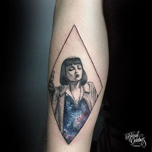 Pulp Fiction's Mia Wallace galaxy tattoo by Resul Odabaș. #ResulOdabas #galaxy #pointillism #dotwork #cosmic #cosmos #miawallace #pulpfiction #film #movie #femmefatale