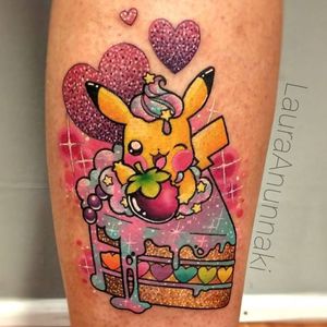 An adorable Pikachu sitting on a slice of cake by Laura Anunnaki (IG—anunnakitattoo). #GameBoy #LauraAnunnaki #Nintendo #Pikachu #Pokémon