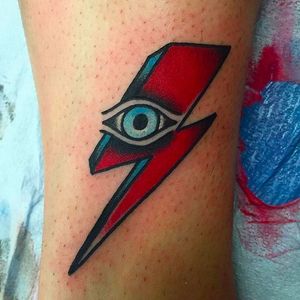Ziggy Stardust Lightning Bolt Tattoo by Cam Davis @The.Clam #CamDavis #ZiggyStardust #LightningBolt #DavidBowie #Owl #Neotraditional