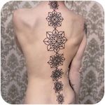 Unique spinal tattoo via @dots_to_lines #spine #geometric