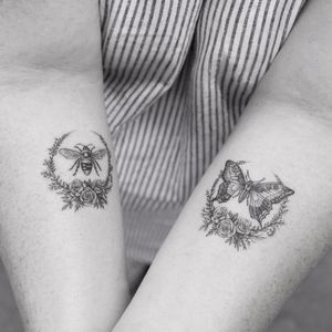 Sweet bees n things by Sanghyuk Ko aka Mr. K #MrK #SanghyukKo #blackandgrey #realism #realistic #illustrative #bee #butterfly #nature #roses #flowers #wreath #tattoooftheday