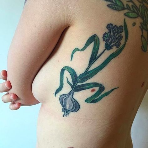 Garlic tattoo by Dorothy Lyczek, photo by @em16 via Instagram #dorothylyczek #garlic #food #vegetable