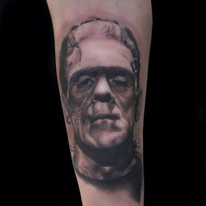 Frankenstein's Monster by Ryan Mullins (IG—ryanmullinsart). #blackandgrey #FrankensteinsMonster #portraiture #realism #RyanMullins