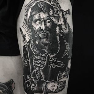Tatuaje Rasputin por Phil Kaulen #rasputin #blackwork #blackworktattoo #blackworkportrait #sketch #sketchtattoo #PhilKaulen