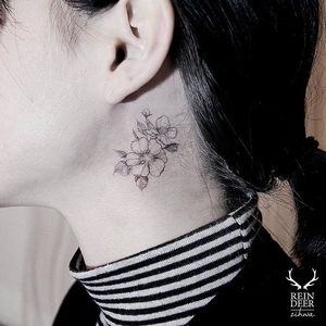 Fine line tattoo by Zihwa. #Zihwa #SouthKorean #SouthKorea #fineline #floral #blackandgrey #flower #behindtheear