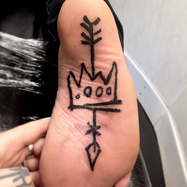 Tattoo uploaded by Claudia Fedorovici • Arrow tattoo #fineline #linework # tattoo #arrowtattoo • Tattoodo