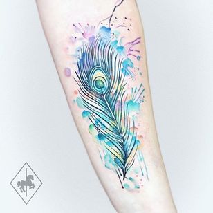 Tatuaje de pluma de pavo real por Jason Adelinia #peacockfeather #peacock #watercolor #watercolorartist #JasonAdelinia