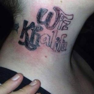 Tatuajes divertidos: tributo a Wiz Khalifa # tatuajes divertidos #fail #wizkhalifa #music