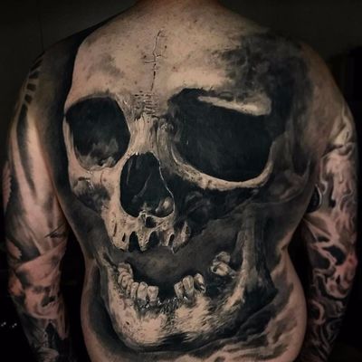 Skull backpiece by Danny Lepore #DannyLepore #blackwork #blackandgrey #realism #realistic #backpiece #skull #bones #death #tattoooftheday