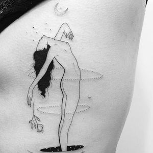 Fine line woman in zen tattoo by Bru Simões. #BruSimoes #fineline #woman #feminine #lovely #feminism #subtle #illustration #drawing #blackwork #dotwork #zen